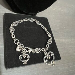 listing-status-banner